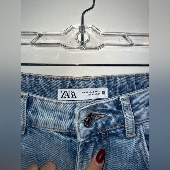 Zara High Rise Distressed Mom Jeans Straight Leg - Picture 4 of 7